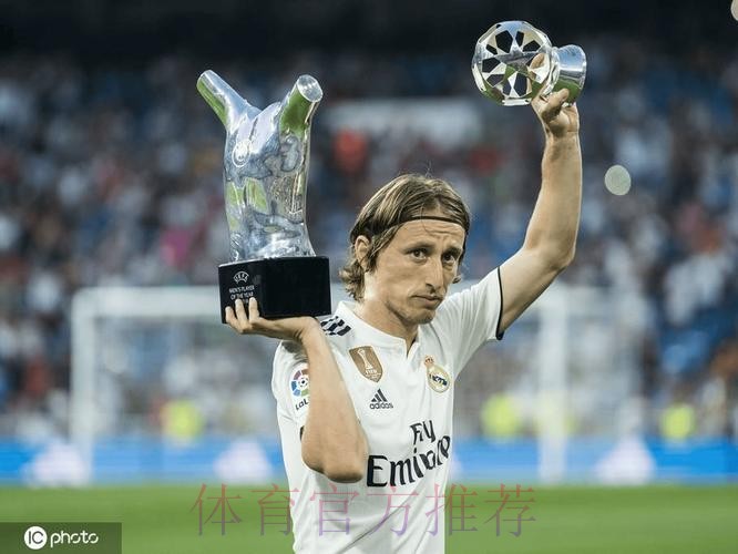 39岁妖人! 魔笛替补10分钟10触球0丢球 39岁妖人! 魔笛替补10分钟10触球0丢球